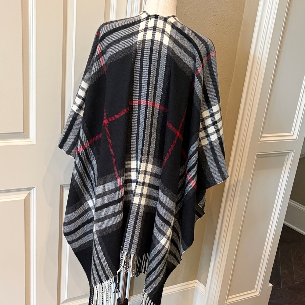 FRAAS Plaid Cape Buckle Detail Red/Black/White One Size - Picture 4 of 5